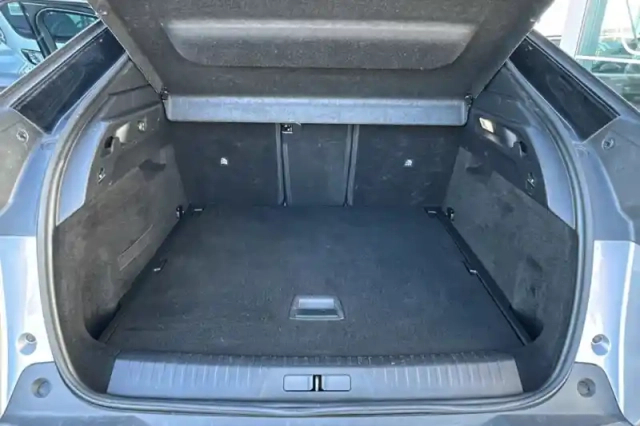 Peugeot 3008 hybrid 136 e-dcs6 — photo 11