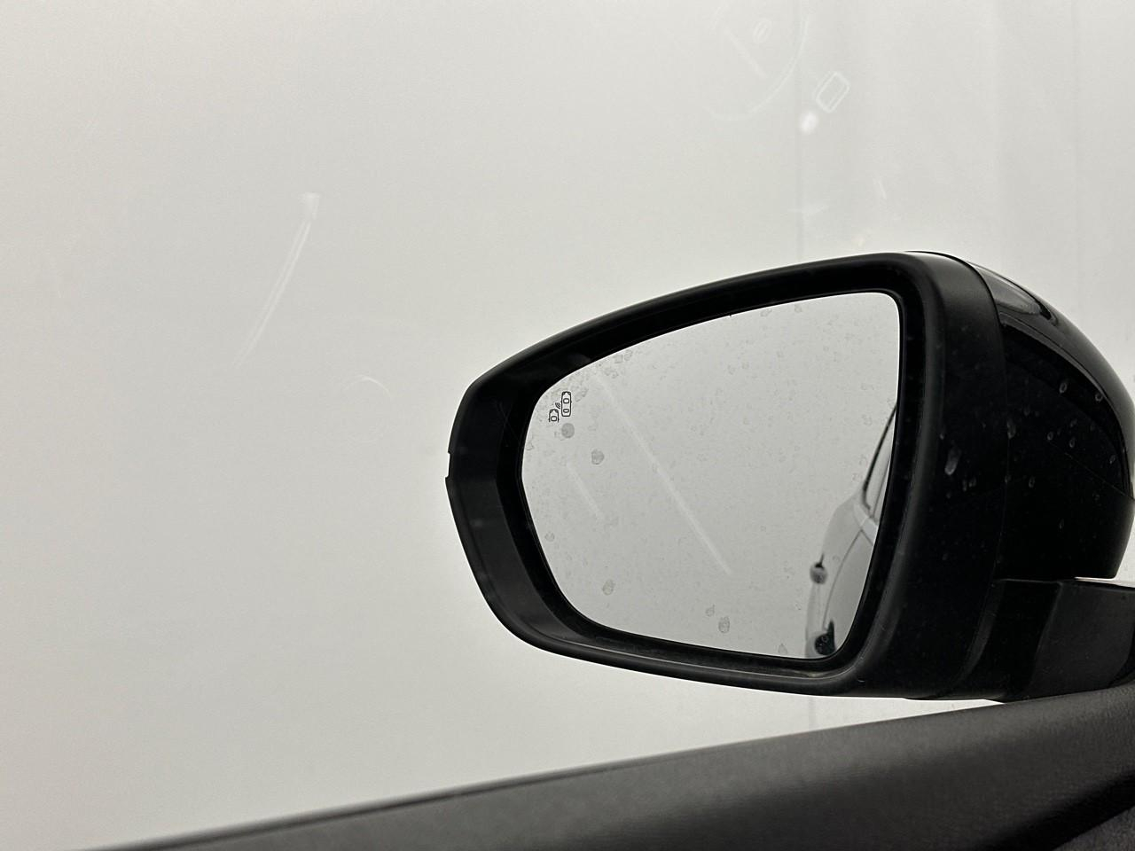 Peugeot 3008 hybrid 225 e-eat8 gt — photo 15