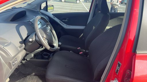 Toyota Yaris 1.0 VVT-i 69 - Confort Pack – 2011 – 83603 km – Essence – Boîte Manuelle — photo 11