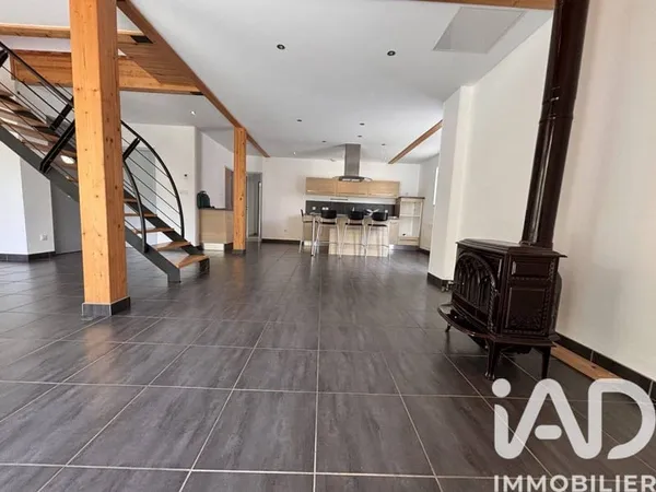 Maison 7 pièces 147 m²