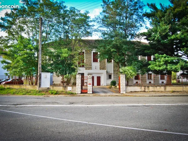 Immeuble de rapport 40 pièces 700 m²