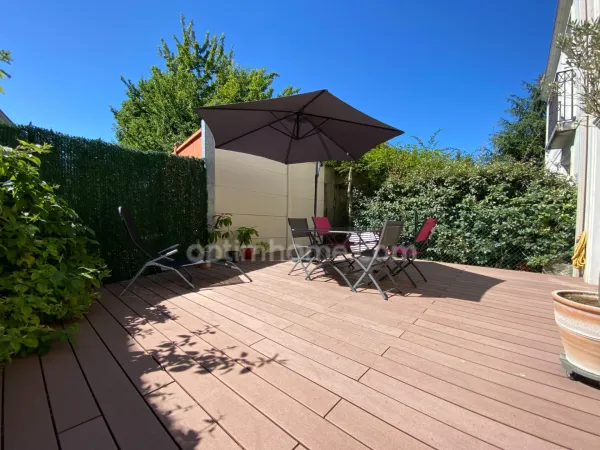 LOCATION : Maison T4 meublée en résidence avec piscine