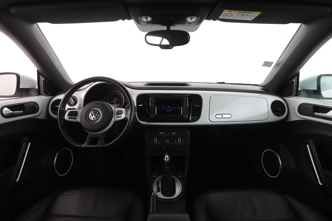 Volkswagen Beetle Cabriolet 2.0 TDI BlueMotion Tech Couture DSG6 — photo 11