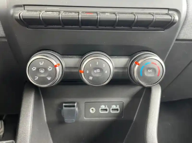 Renault Clio 1.5 dci 100ch evolution - 25 — photo 5