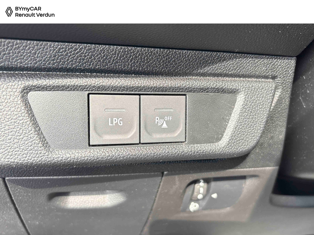Dacia Sandero ECO-G 100 - 22 — photo 15