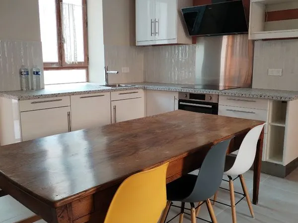 Chambre dans une belle maison de ville au centre ville de Palaiseau