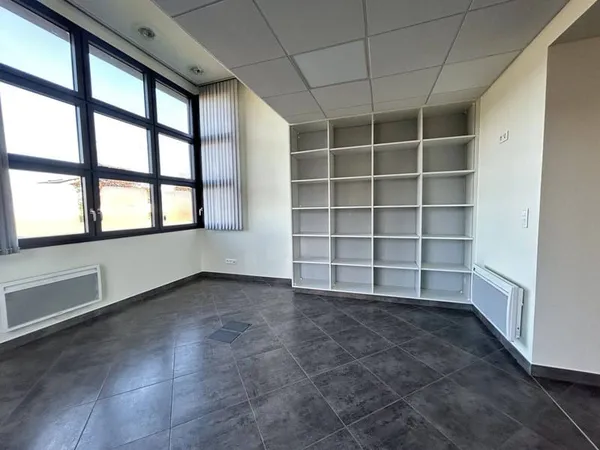 Local d'activité 205 m²