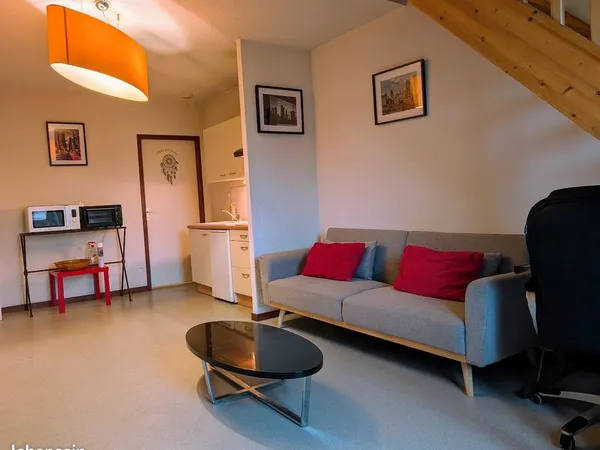 Duplex T2 meublé avec vue sur Belledonne, dernier étage, quartier calme