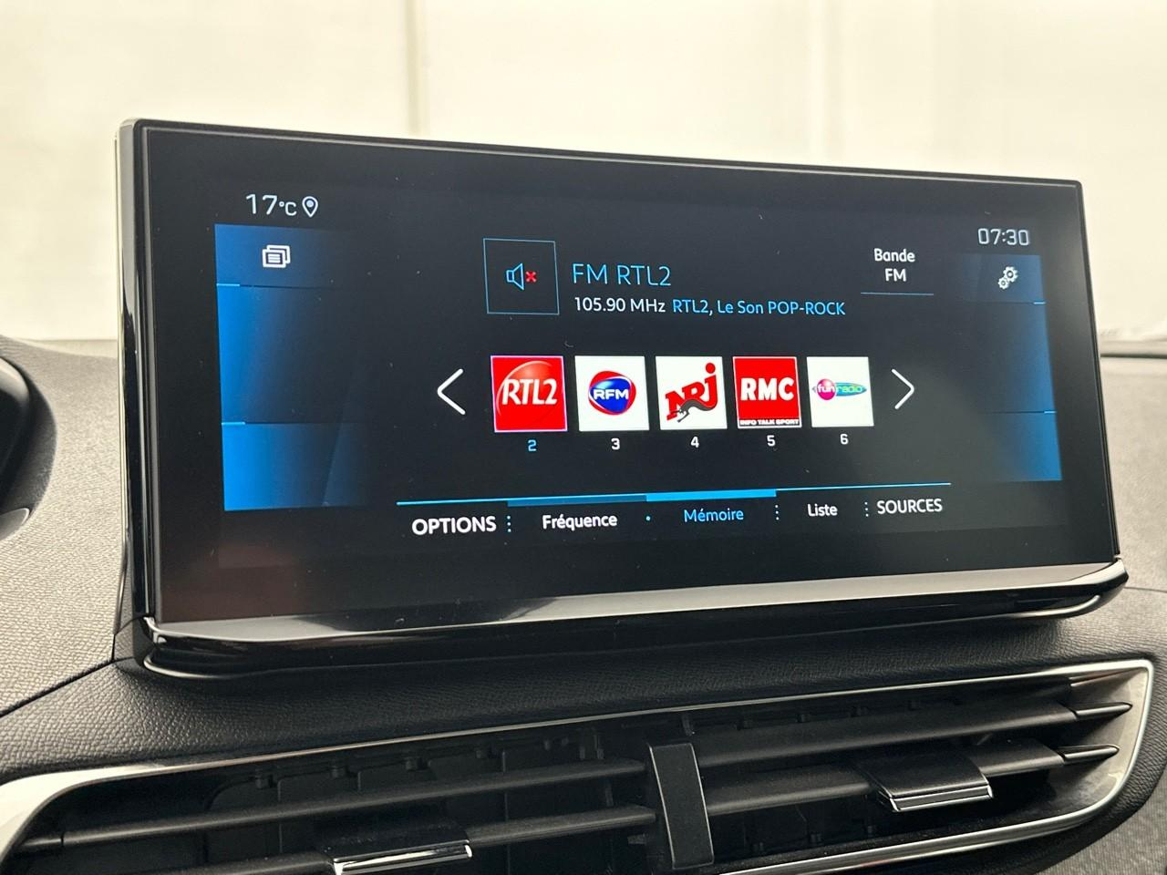 Peugeot 3008 puretech 130ch s&s eat8 allure pack — photo 22