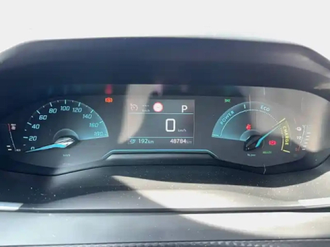 Peugeot 2008 electrique 136 ch