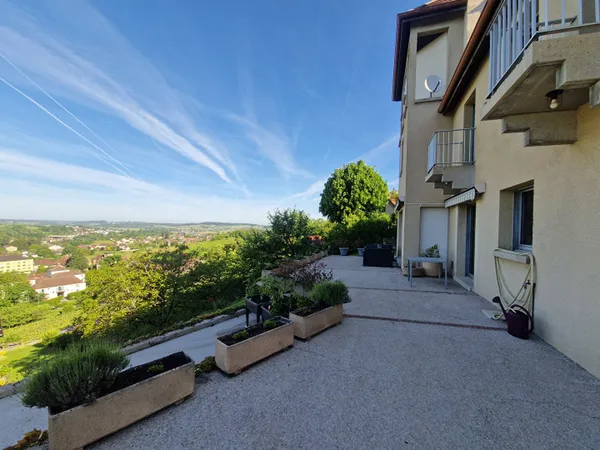 Maison 8 pièces 219 m²