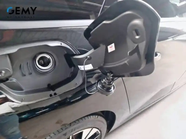 Peugeot 308 sw hybrid 145 e-dcs6 — photo 20