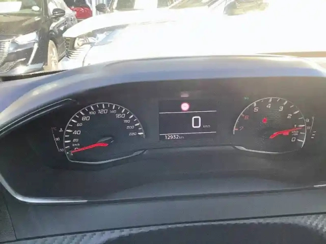 Peugeot 208 puretech 75 s&amp;s bvm5 — photo 10