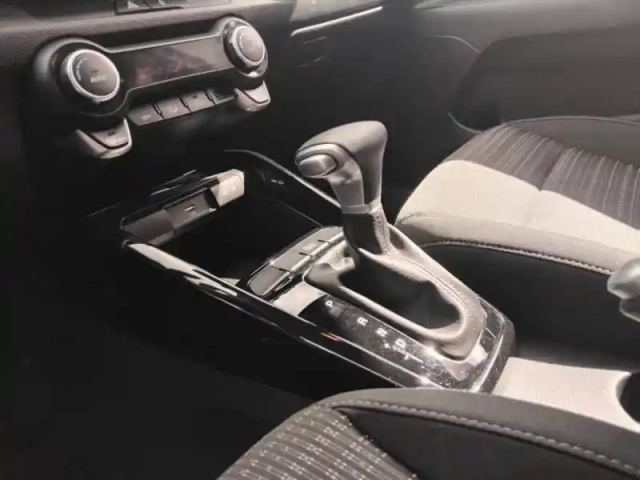 Kia Stonic 1.0 t-gdi 100ch active dct7 — photo 11
