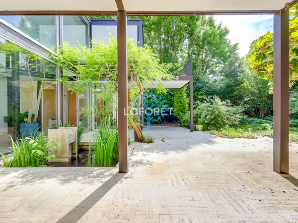 Maison 8 pièces 240 m²