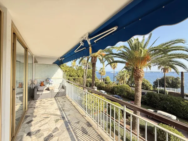 Cannes Basse Californie - Grand appartement T3 de 110m2 avec vue mer et garage