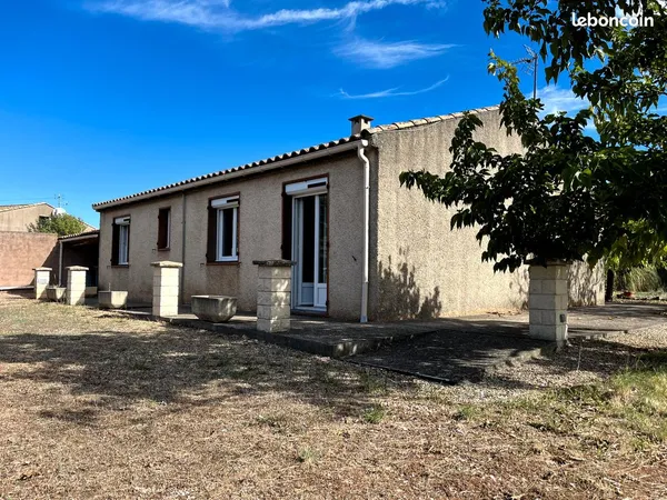 Maison de plain-pied, 2 chambres, garage et jardin