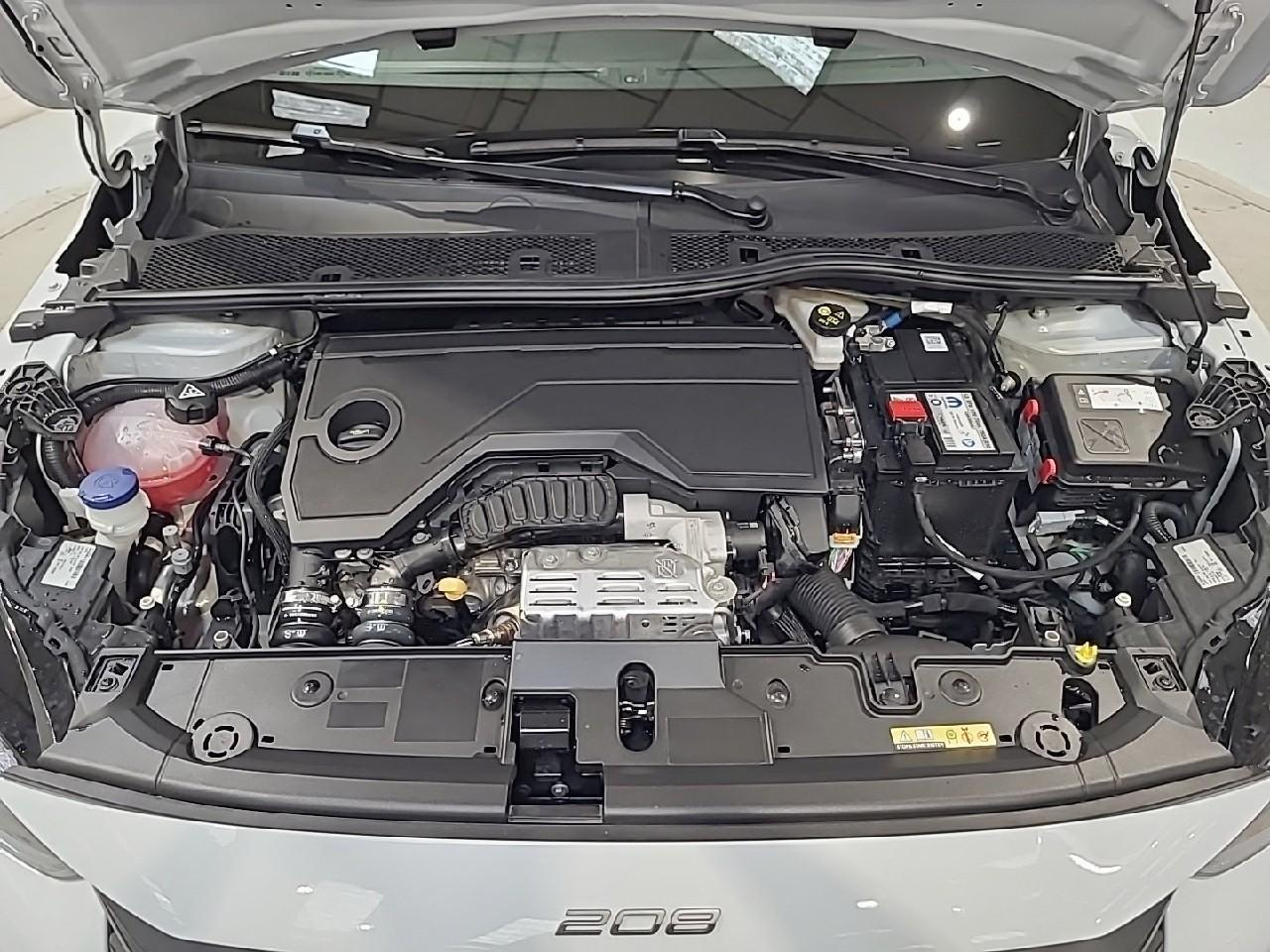 Peugeot 208 turbo 100 ch bvm6 style — photo 15