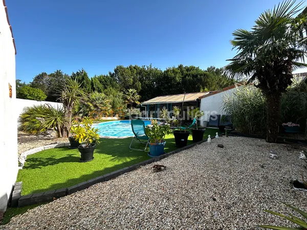 ARVERT - Villa de Plain-Pied 172 m2 + PISCINE + appartement indépendant - au calme