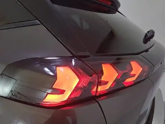 Peugeot 2008 puretech 130 s&amp;s eat8 — photo 84