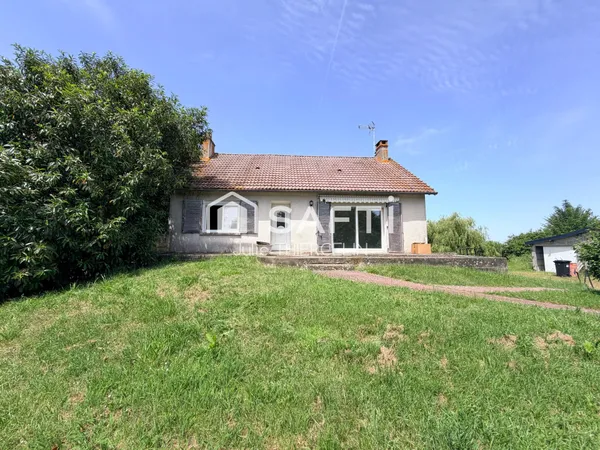 Maison sur sous sol à rénover sur terrain 5 761m²