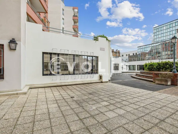 Bureaux 303 m²