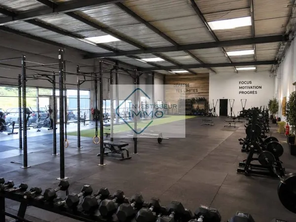 Local commercial 805 m²