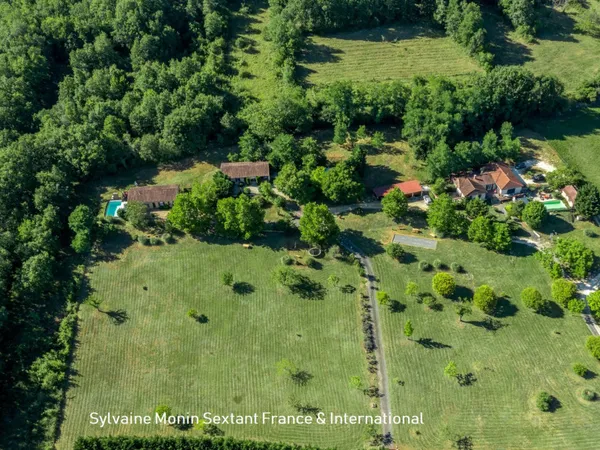 Propriété 14 pièces 355 m²