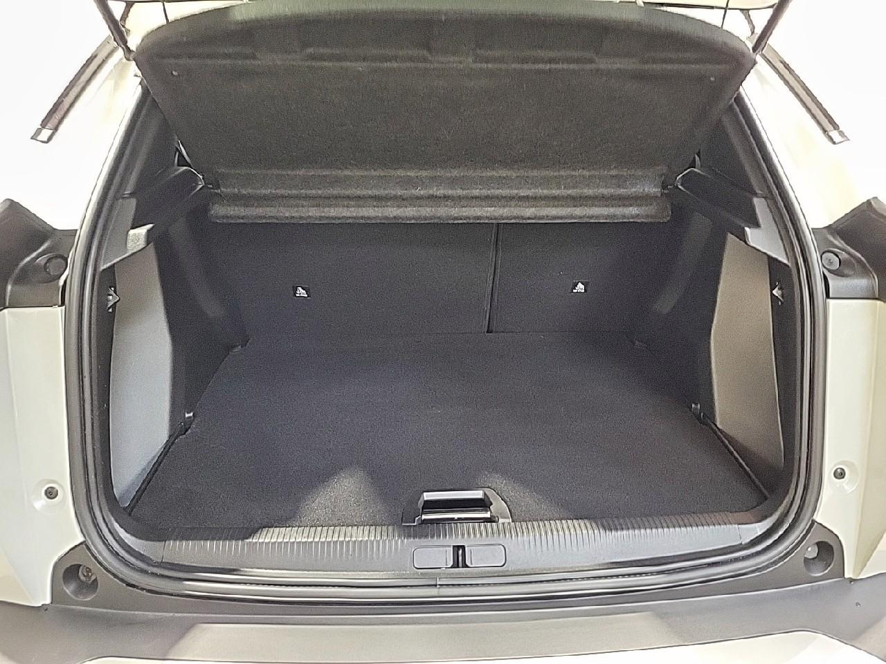 Peugeot 2008 puretech 130 s&s eat8 gt — photo 14