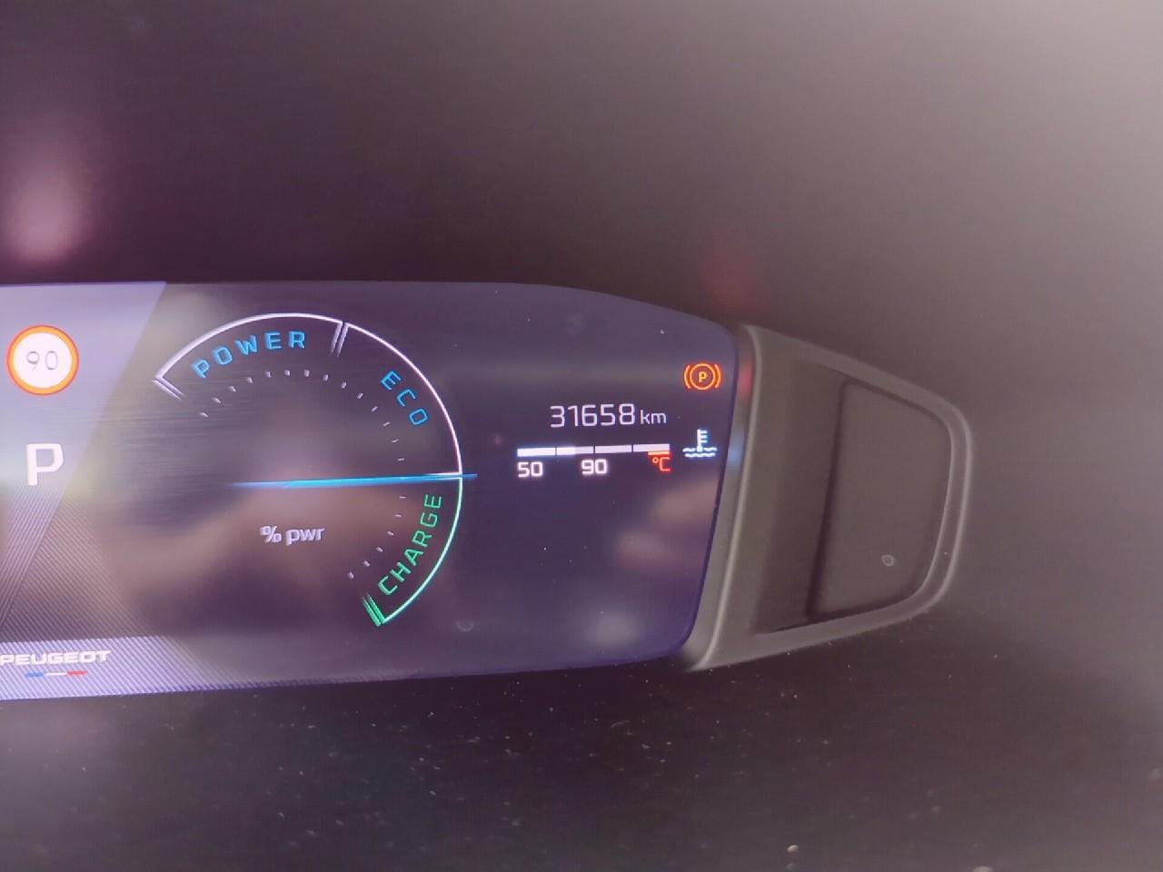 Peugeot 2008 hybrid 145 ch e-dcs6 allure — photo 26