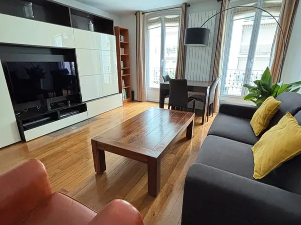 Paris 15e - Charles Michels - Charmant 2 pièces atypique traversant de 36 m² avec entrée indépendant