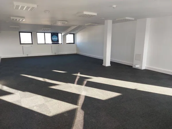 Bureau 216 m²