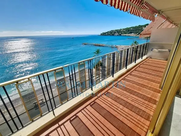 Roquebrune Cap Martin , face mer 3 pièces avec garage et cave