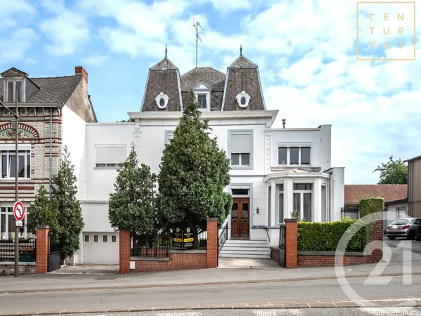 Maison 12 pièces 338 m²