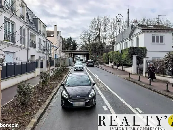 Local commercial 150 m²