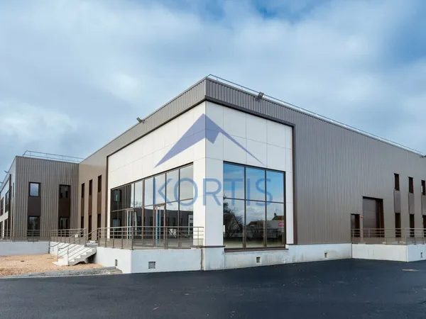 Local commercial 448 m²
