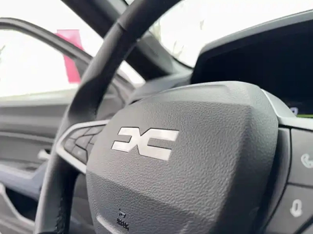 Dacia Duster mild hybrid 130 — photo 30
