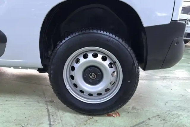 Citroën Berlingo van taille m 1000kg bluehdi 130 s&amp;s eat8 — photo 39