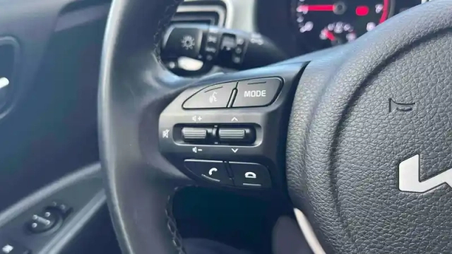 Kia Stonic 1.0 t-gdi 100 ch bvm6 — photo 20