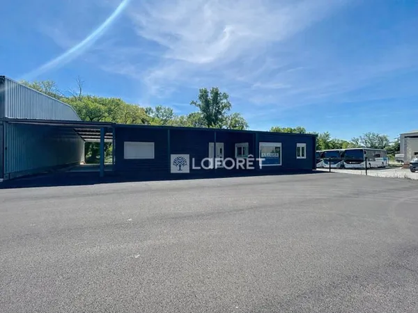 Local commercial 147 m²
