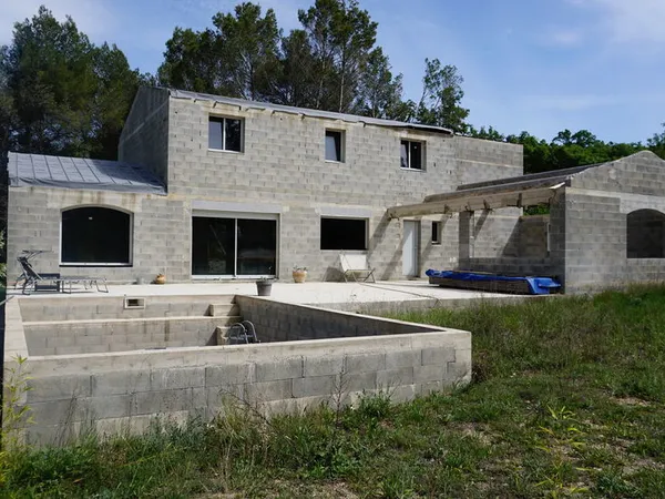 Maison 205m² à finir + terrain 1600m²