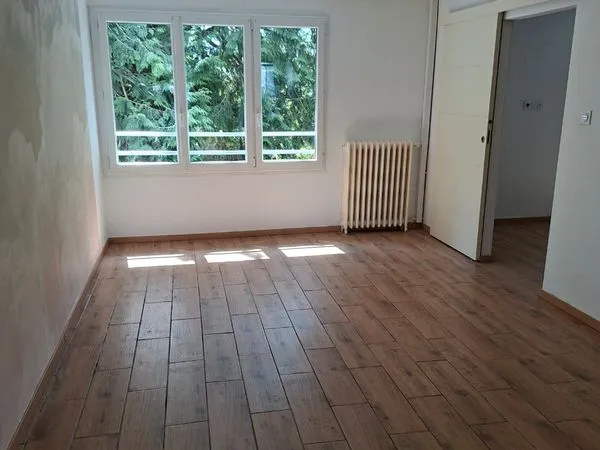 T2 de 38 m² entièrement rénové à neuf - Quartier Blanzat / Glacière