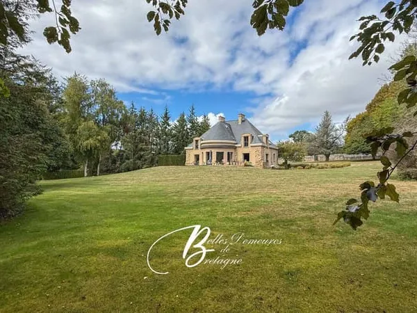 Maison 10 pièces 318 m²