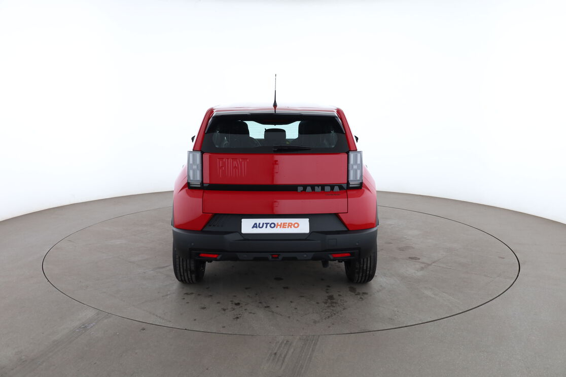 Fiat Grande Panda 1.2 Hybrid Turbo Pop eDCT6 — photo 4