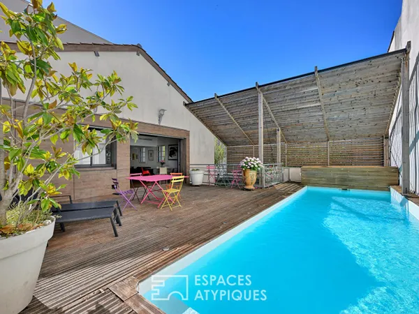Maison de ville avec terrasse, piscine et garage