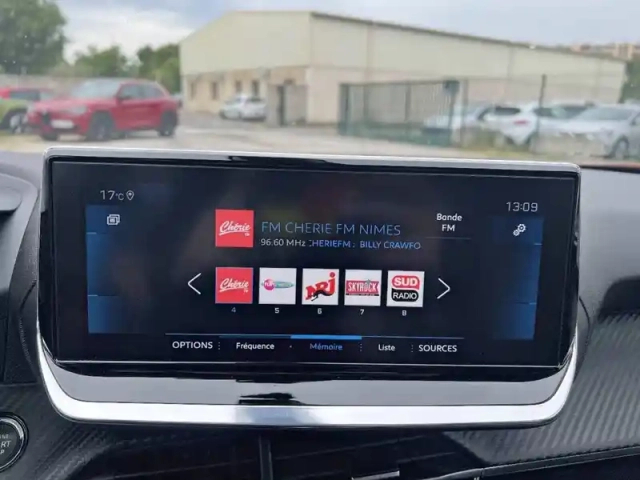 Peugeot 2008 puretech 100 s&amp;s bvm6 — photo 13