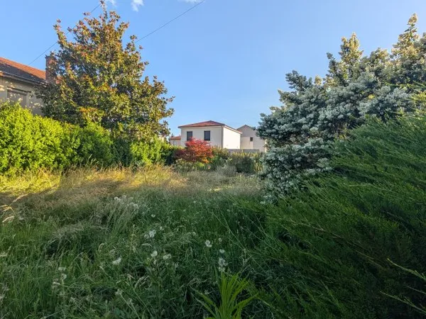 Terrain 866 m²