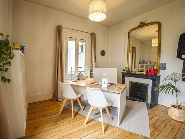 Versailles Notre-Dame Appartement 5 piècxes 129 m² carrez situe au 1er étage avec cave
