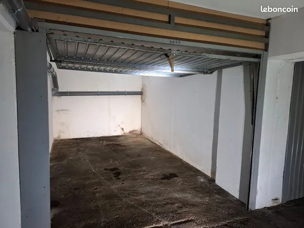 Vend garage cassis les rois caravelles