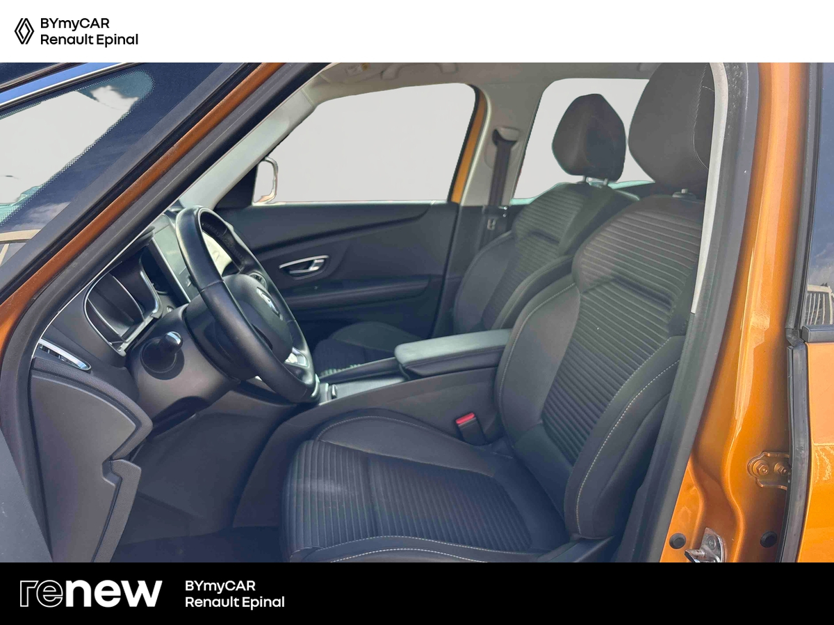 Renault Scenic TCe 140 FAP EDC — photo 11